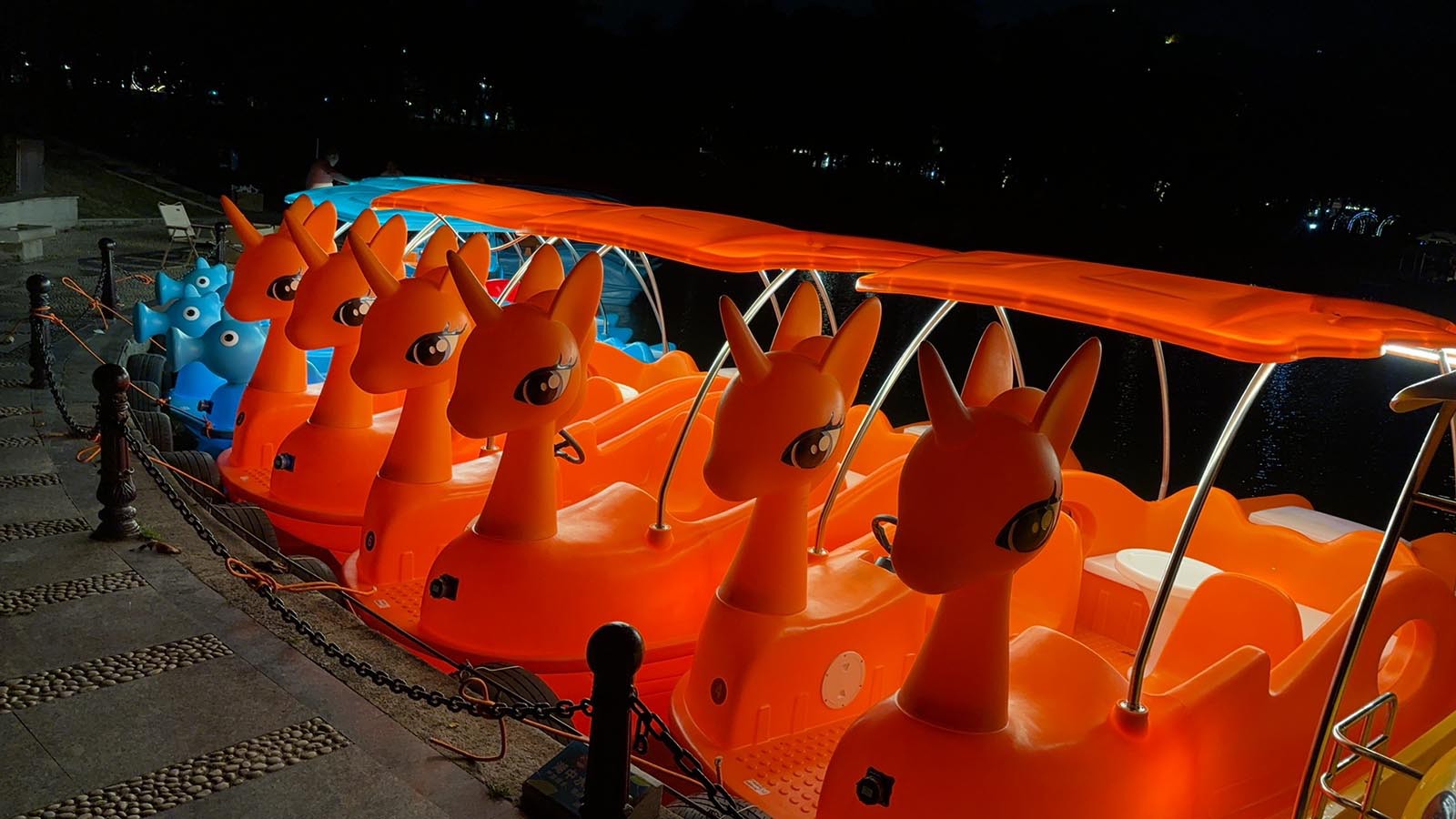 Simple Style Polyethylene Electric Catamaran Boat Simple Style Polyethylene Electric Catamaran Boat